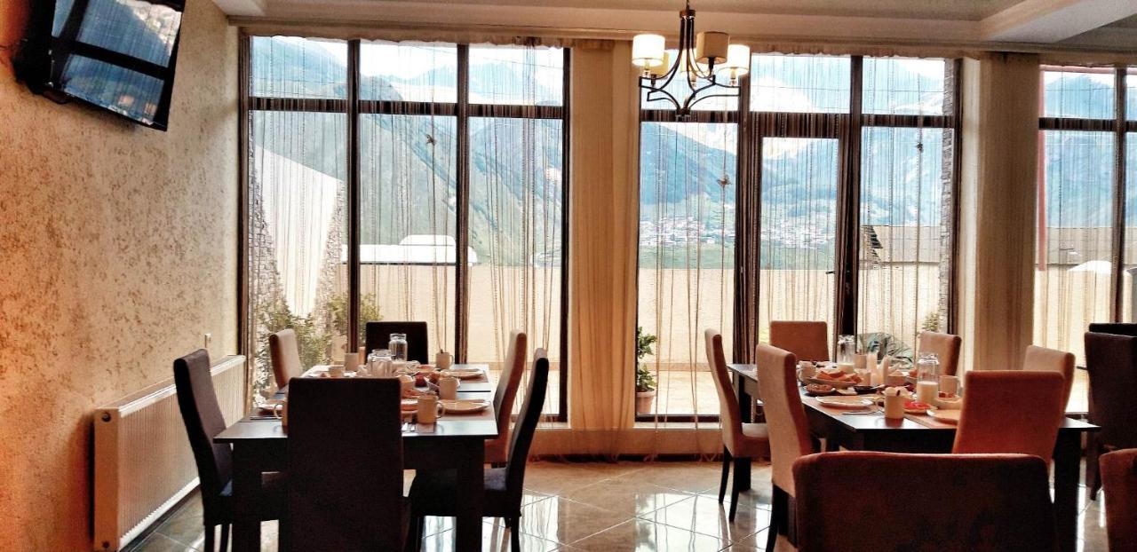 Hotel Iveria Kazbegi Exterior foto