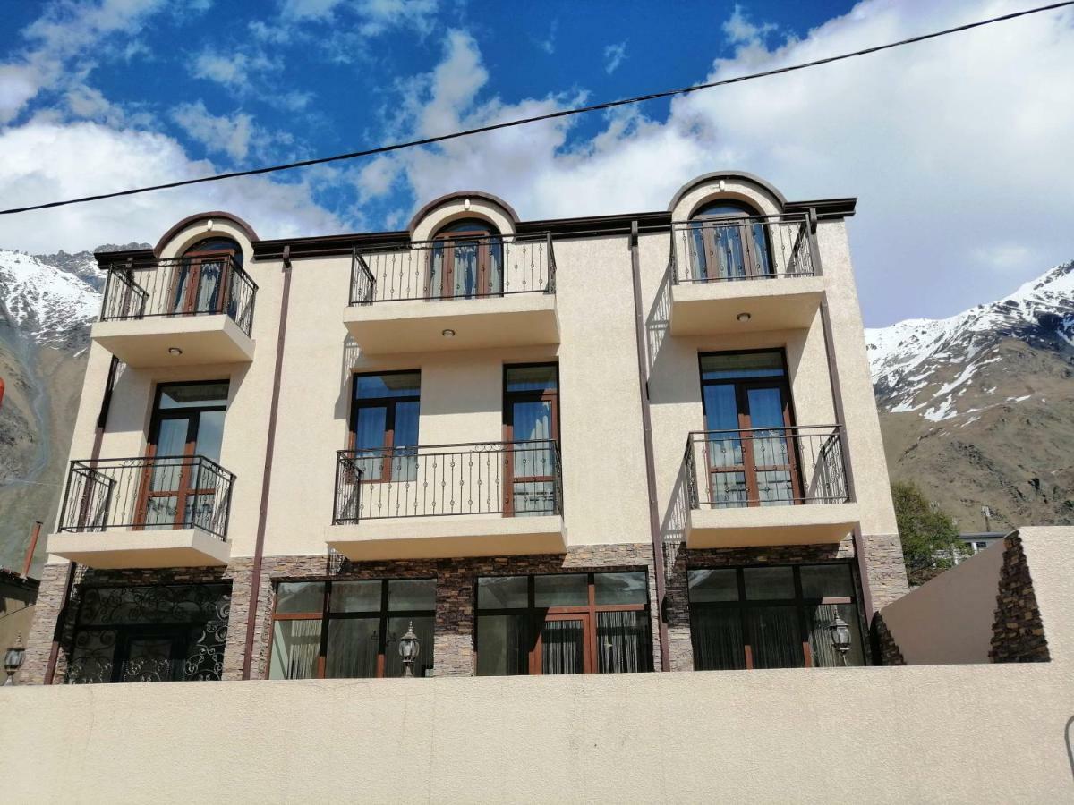 Hotel Iveria Kazbegi Exterior foto